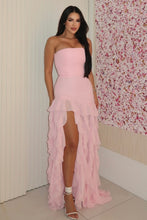 Load image into Gallery viewer, Stunning Sheath Strapless Pink Long Prom Dress with Ruffles
