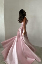 Load image into Gallery viewer, Elegant Pink A-Line Strapless Satin Party Dress with Appliques and Detachable Train
