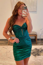 Load image into Gallery viewer, Glitter Green Bodycon Sweetheart Short Beaded Homecoming Dress
