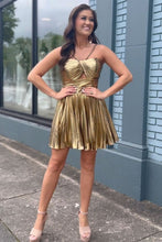 Load image into Gallery viewer, Gold A-Line Halter Neck Short Metallic Homecoming Dress
