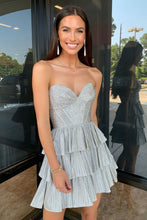 Load image into Gallery viewer, Sparkly Goegeous Sweetheart Short A-Line Tiered Beaded Homecoming Dress
