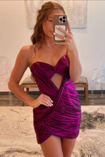 Load image into Gallery viewer, Stylish Bodycon Sweetheart Short Metallic Homecoming Dress with Pleating
