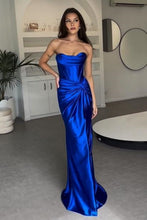 Load image into Gallery viewer, Stylish Mermaid Strapless Lace Up Long Satin Prom Dress With Split
