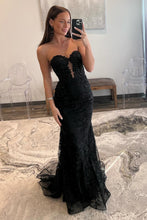 Load image into Gallery viewer, Stunning Black Sweetheart Backless Mermaid Long Prom Dress with Appliques
