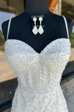 Load image into Gallery viewer, White Bodycon Spaghetti Straps Short Homecoming Dress With Pearls
