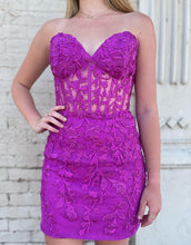 Load image into Gallery viewer, Fuchsia Bodycon Sweetheart Lace Homecoming Dress
