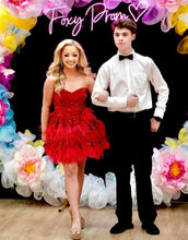 Load image into Gallery viewer, Red Sequin Strapless Short Homecoming Dress With Feather
