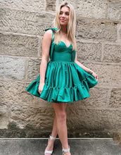 Load image into Gallery viewer, Green A-Line Tie Straps Short Satin Homecoming Dress
